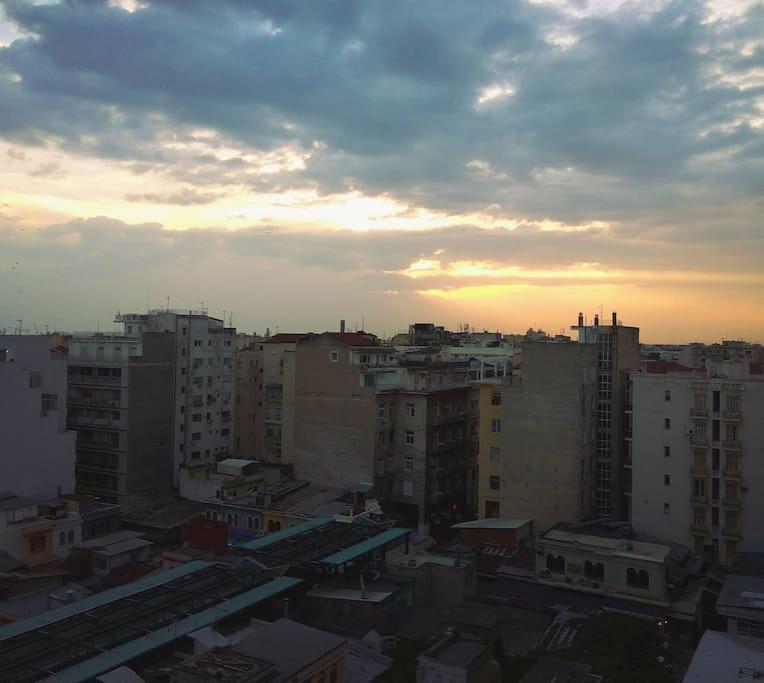 Tiny Loft Studio In The Heart Of Thessaloniki,17 Square Meters,On The Terrace Of The Building 外观 照片